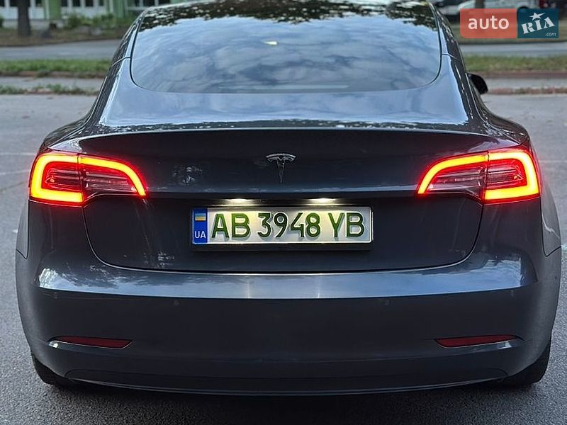 Седан Tesla Model 3 2022 в Виннице