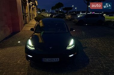 Седан Tesla Model 3 2022 в Львові