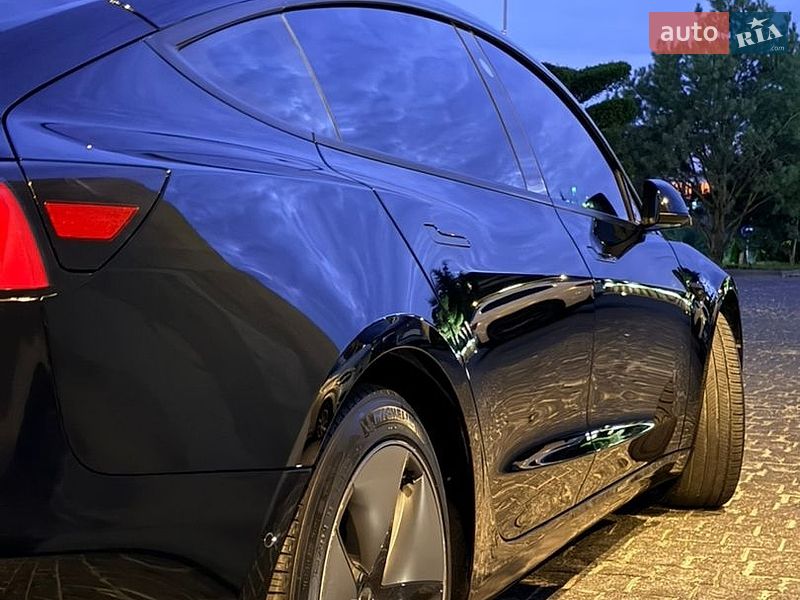 Седан Tesla Model 3 2022 в Львові