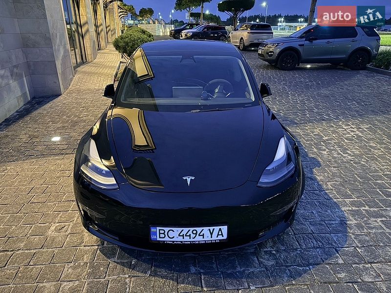 Седан Tesla Model 3 2022 в Львове Седан Tesla Model 3 2022 в Львове