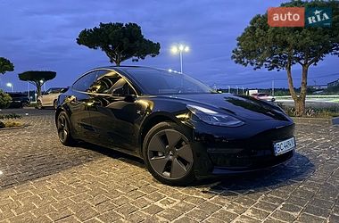 Седан Tesla Model 3 2022 в Львові