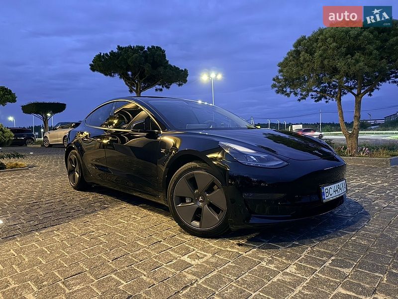 Седан Tesla Model 3 2022 в Львові