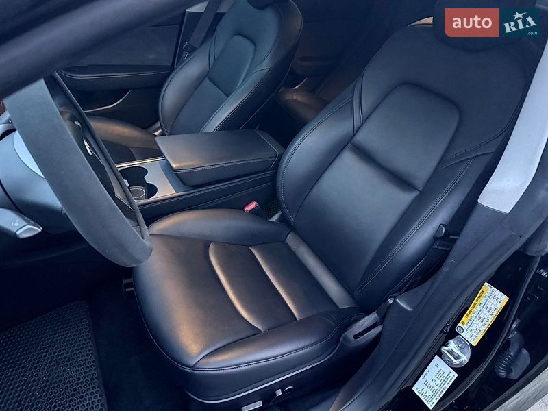 Седан Tesla Model 3 2022 в Львові