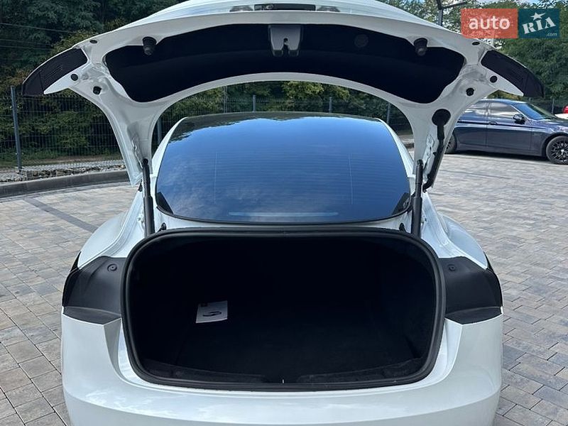 Седан Tesla Model 3 2025 в Львові фото 8 Седан Tesla Model 3 2025 в Львові