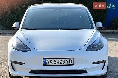 Седан Tesla Model 3 2021 в Львові