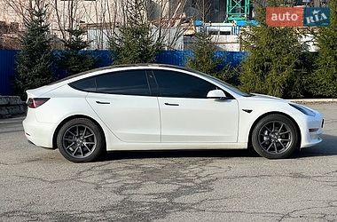 Седан Tesla Model 3 2021 в Львове