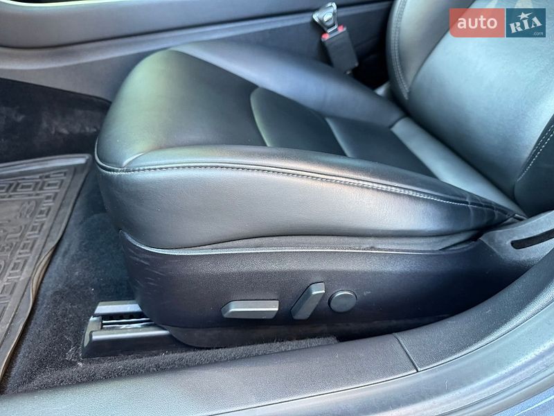 Седан Tesla Model 3 2019 в Харькове