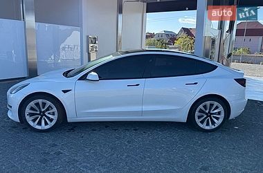 Седан Tesla Model 3 2021 в Києві