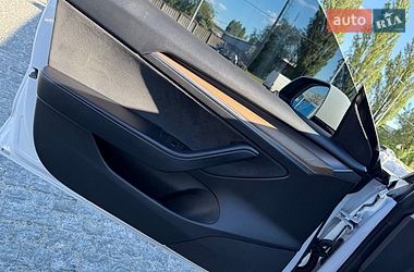 Седан Tesla Model 3 2021 в Києві