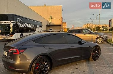 Седан Tesla Model 3 2023 в Львові