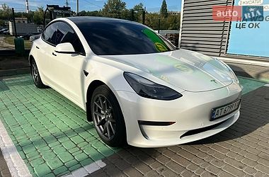 Седан Tesla Model 3 2022 в Киеве