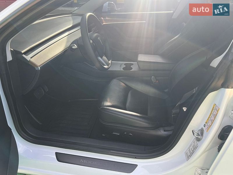 Седан Tesla Model 3 2022 в Києві