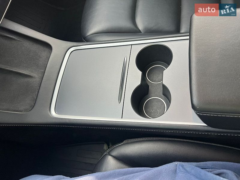 Седан Tesla Model 3 2022 в Києві