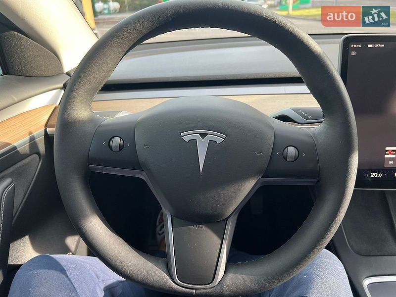 Седан Tesla Model 3 2022 в Києві
