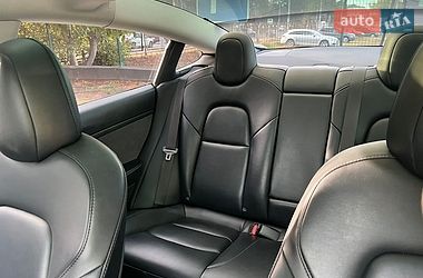 Седан Tesla Model 3 2022 в Києві