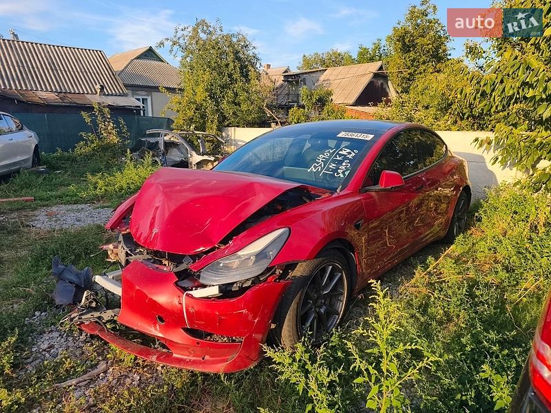 Седан Tesla Model 3 2022 в Сквирі