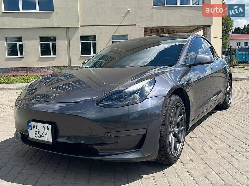 Седан Tesla Model 3 2022 в Днепре