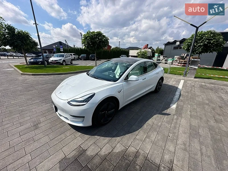 Tesla Model 3 2019