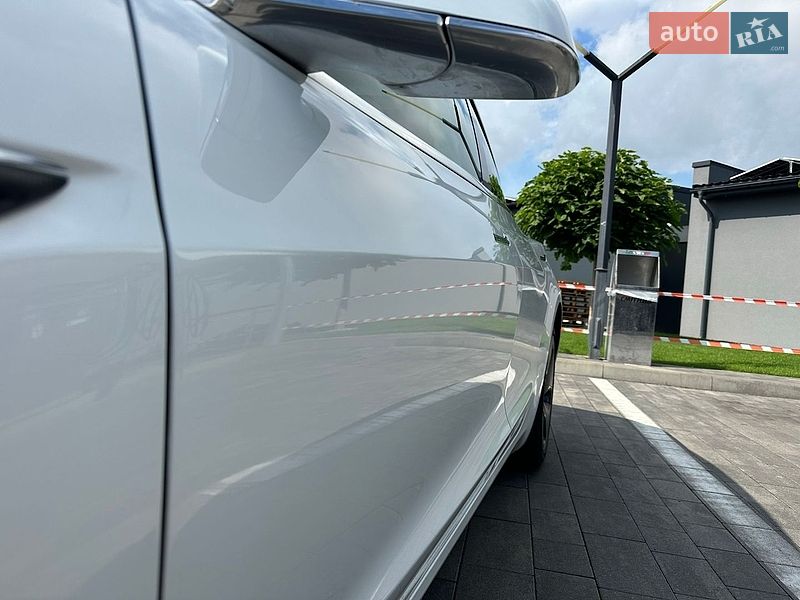 Седан Tesla Model 3 2019 в Луцке
