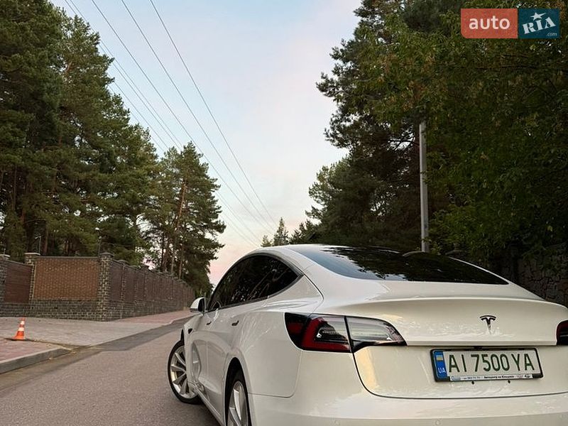 Седан Tesla Model 3 2018 в Калиновке
