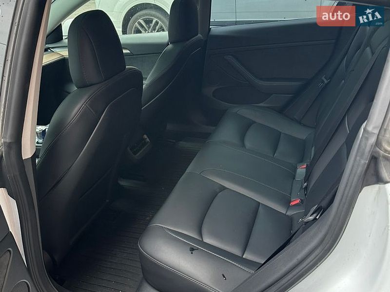 Седан Tesla Model 3 2022 в Полтаве