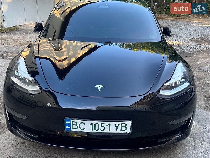 Седан Tesla Model 3 2019 в Дрогобыче