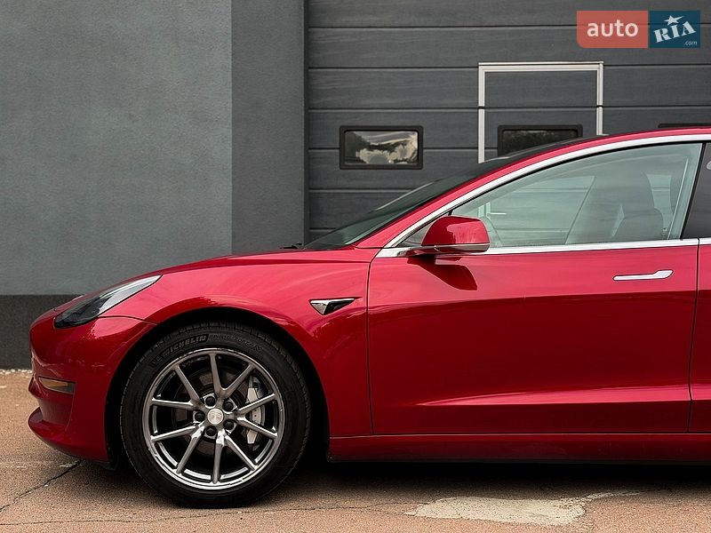 Седан Tesla Model 3 2019 в Києві