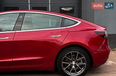 Седан Tesla Model 3 2019 в Києві