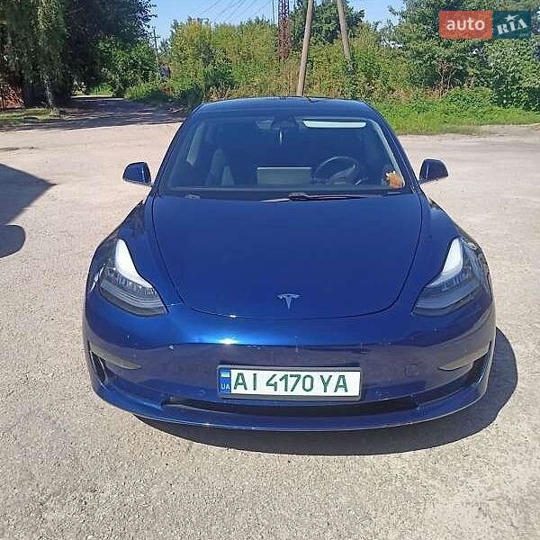 Седан Tesla Model 3 2019 в Львове