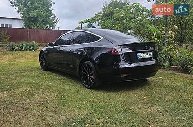 Седан Tesla Model 3 2018 в Львове