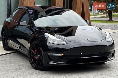 Седан Tesla Model 3 2019 в Луцке