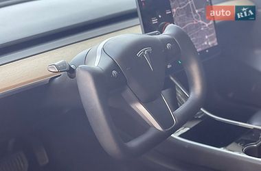Седан Tesla Model 3 2019 в Новій Водолагі