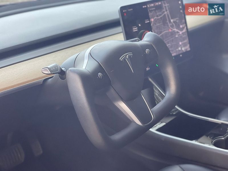 Седан Tesla Model 3 2019 в Новій Водолагі