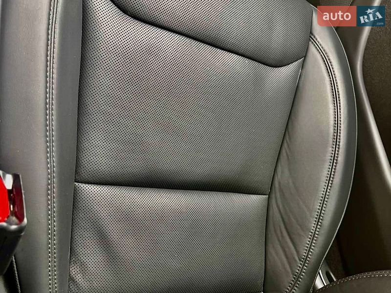 Седан Tesla Model 3 2024 в Києві