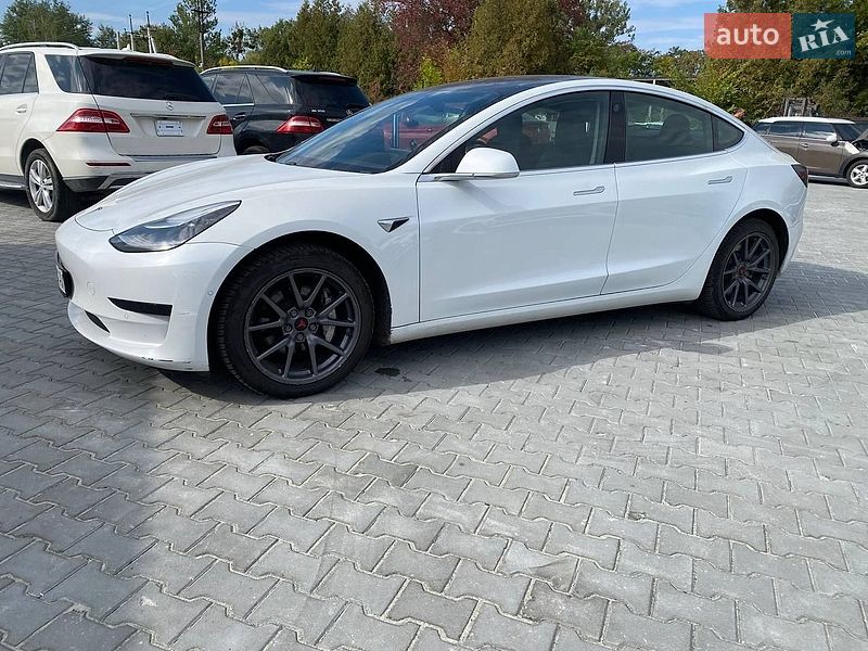 Седан Tesla Model 3 2020 в Львові фото 4 Седан Tesla Model 3 2020 в Львові