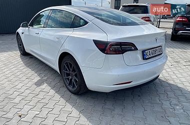 Седан Tesla Model 3 2020 в Львове