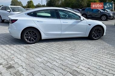 Седан Tesla Model 3 2020 в Львове