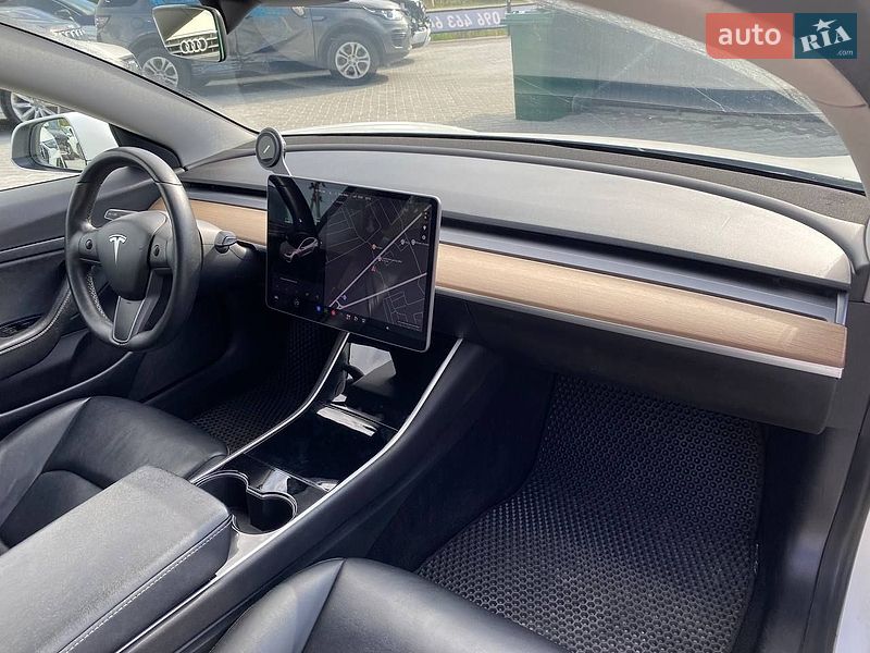 Седан Tesla Model 3 2020 в Львові фото 9 Седан Tesla Model 3 2020 в Львові
