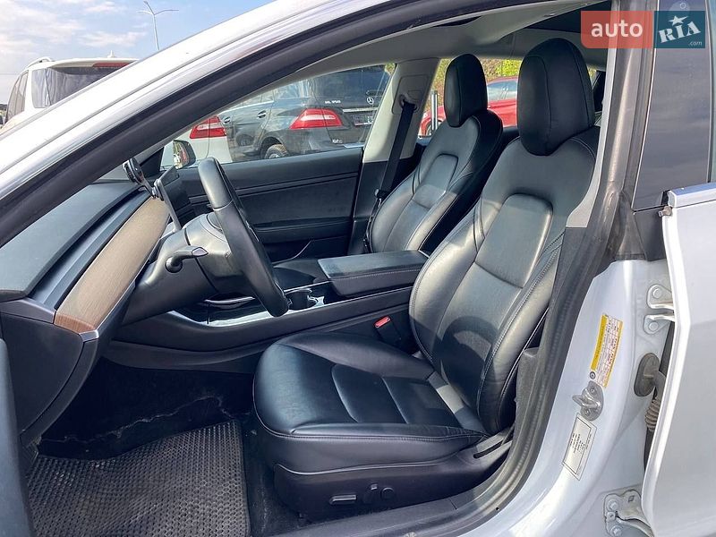 Седан Tesla Model 3 2020 в Львові фото 17 Седан Tesla Model 3 2020 в Львові