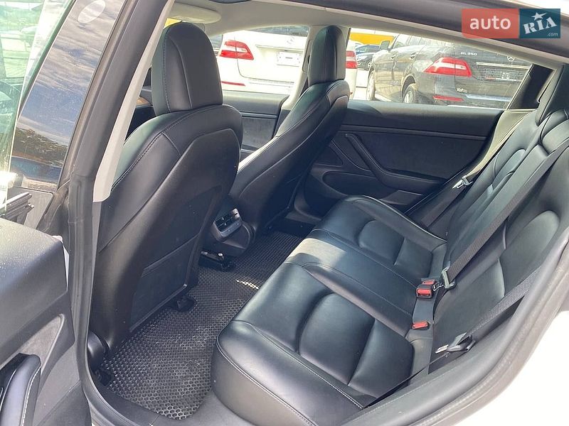 Седан Tesla Model 3 2020 в Львові фото 20 Седан Tesla Model 3 2020 в Львові