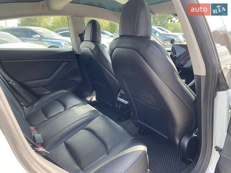 Седан Tesla Model 3 2020 в Львові фото 22 Седан Tesla Model 3 2020 в Львові