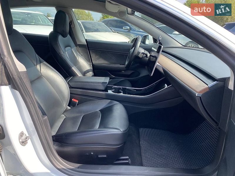 Седан Tesla Model 3 2020 в Львові фото 23 Седан Tesla Model 3 2020 в Львові