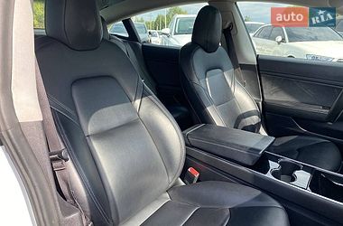 Седан Tesla Model 3 2020 в Львове