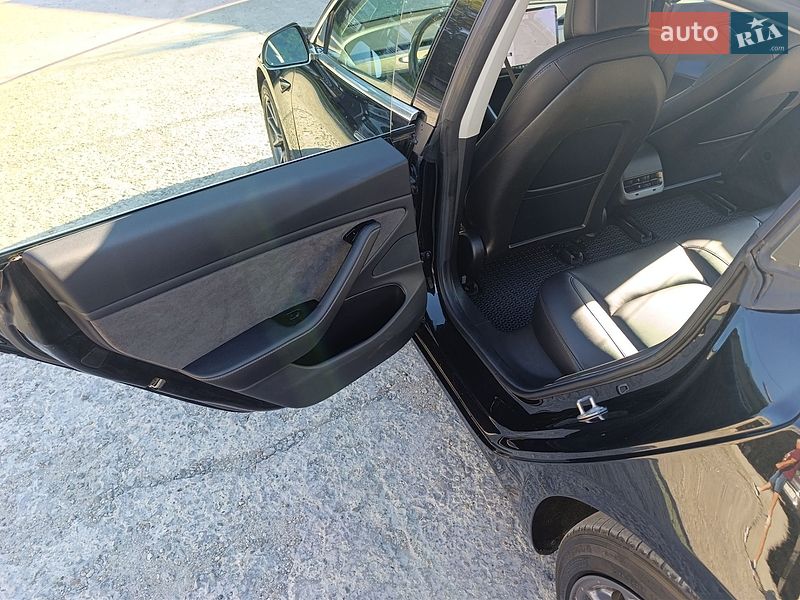 Седан Tesla Model 3 2018 в Львове фото 15 Седан Tesla Model 3 2018 в Львове
