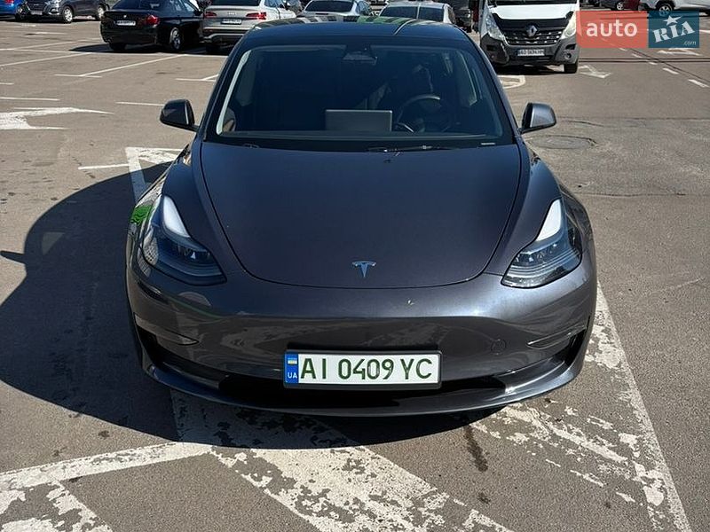 Седан Tesla Model 3 2023 в Киеве