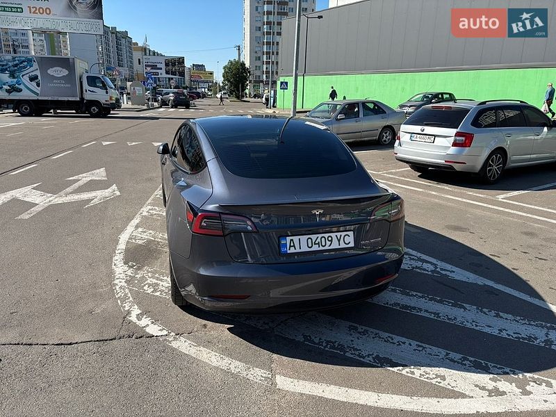 Седан Tesla Model 3 2023 в Киеве