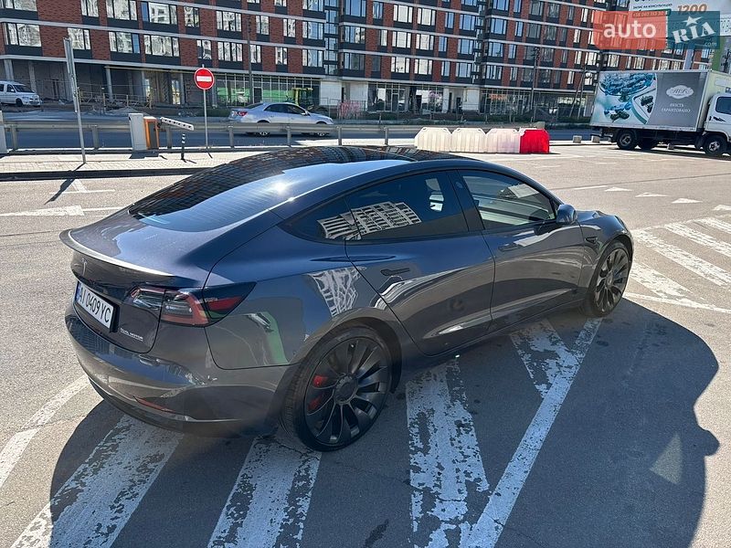 Седан Tesla Model 3 2023 в Киеве