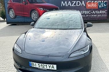 Седан Tesla Model 3 2024 в Полтаве