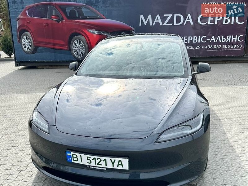 Седан Tesla Model 3 2024 в Полтаве
