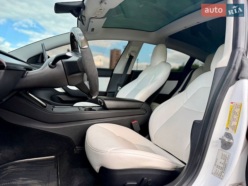 Седан Tesla Model 3 2019 в Кривом Роге